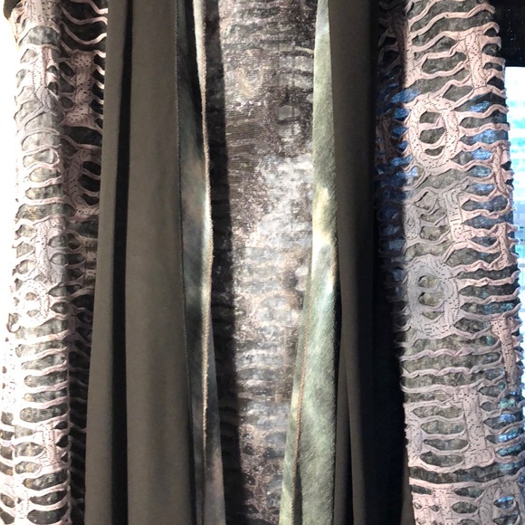 Long Vest - Picture 2 of 3